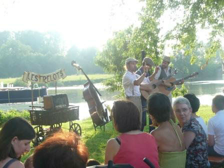 aperitif-concertsoing-les-frelots-2-db93